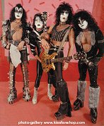 Kiss14-1982klein.JPG (11931 Byte)